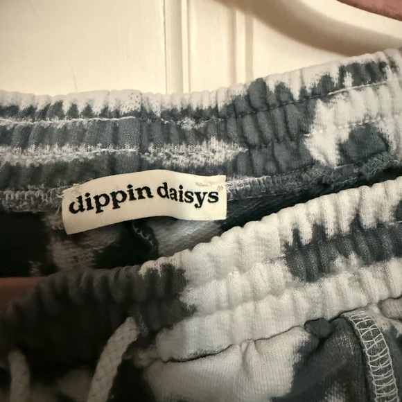 Dippin' Daisy's Gray and White Tie-Dye Sweatsuit - purchased from Anthro - Picture 9 of 10